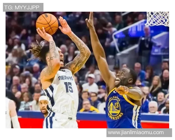 勇士与灰熊激战2017年最后一天精彩对决回顾